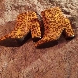 Leopard print Allegra K high heel ankle boots size 8